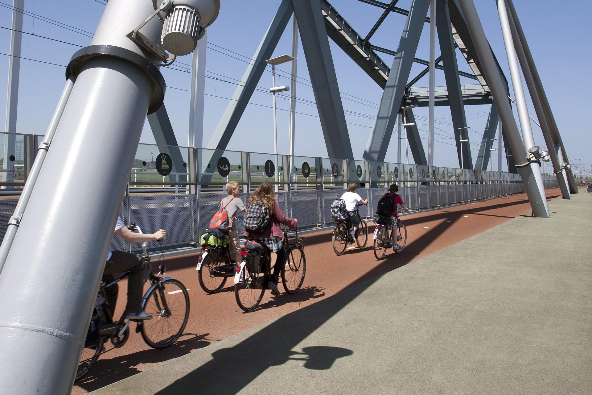 Brug met fietsers